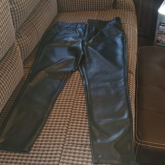 Maurices Faux Leather Pants Euc 